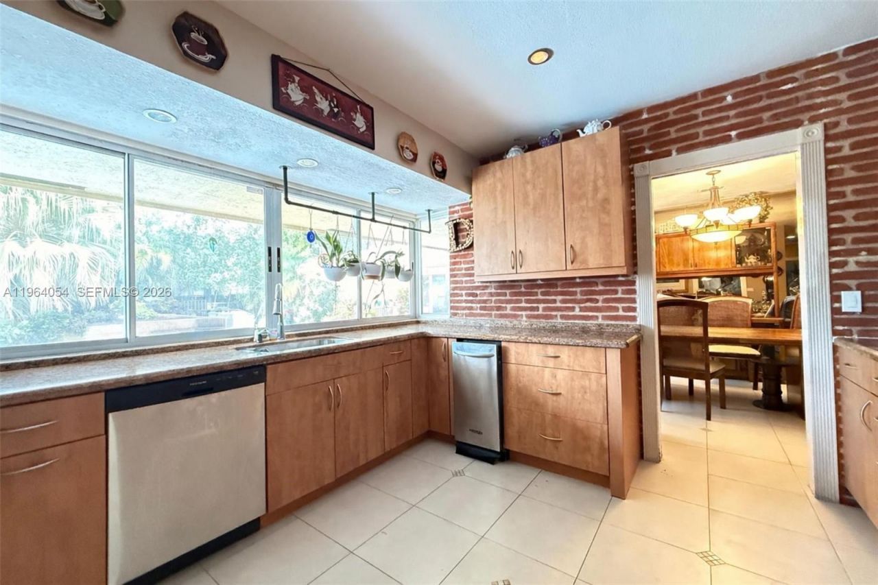 9761 SW 148th St, Miami, FL 33176 Photo