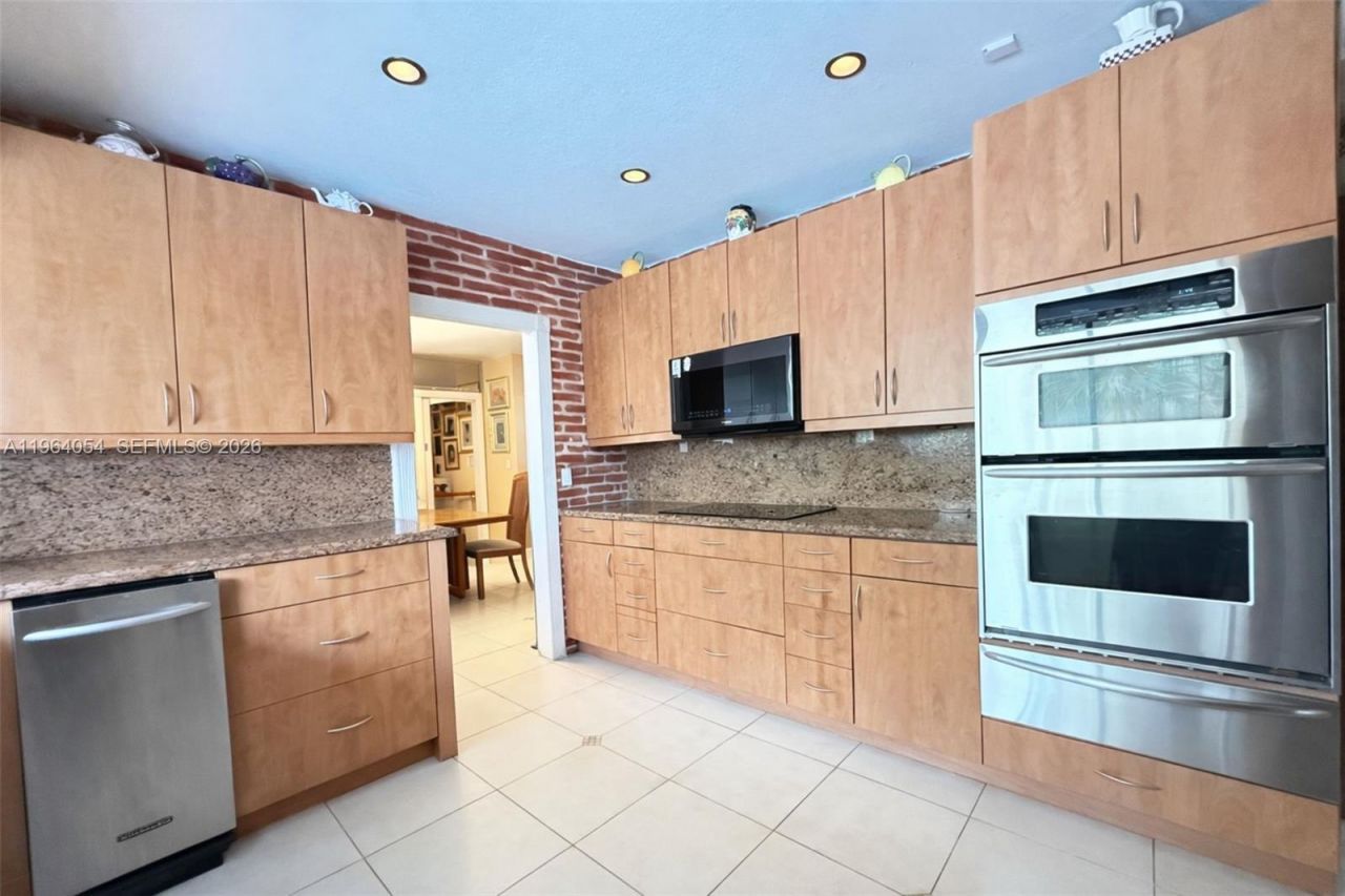 9761 SW 148th St, Miami, FL 33176 Photo