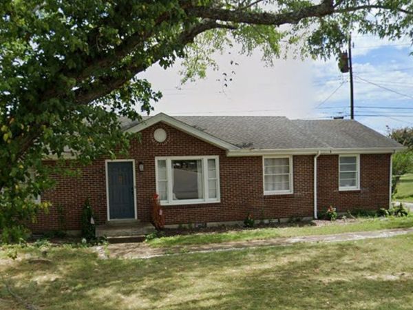 823 Glendale Dr, Clarksville, TN 37043