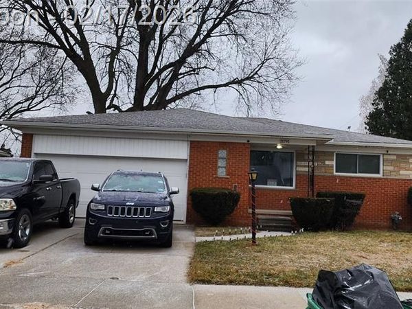 21792 Elmwood Avenue, Eastpointe, MI 48021
