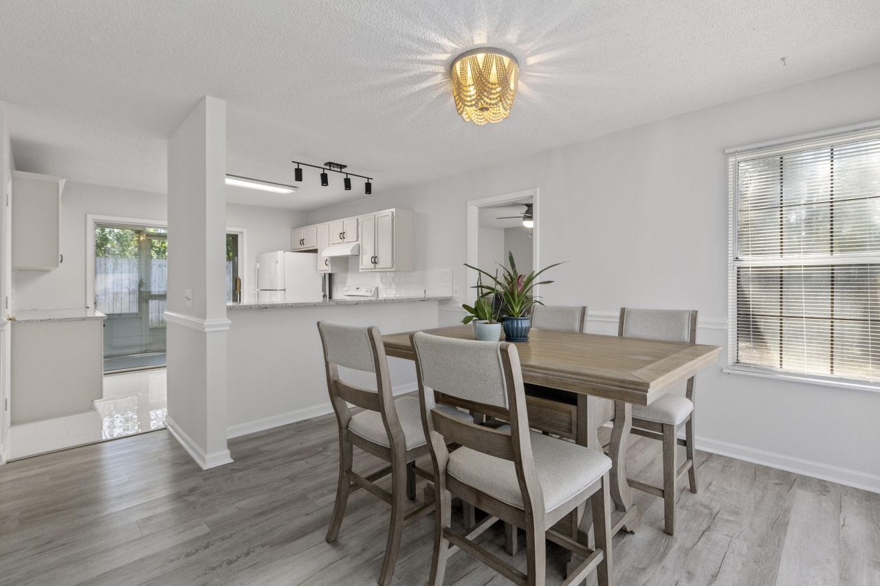 7920 Riverbirch Lane Photo 10