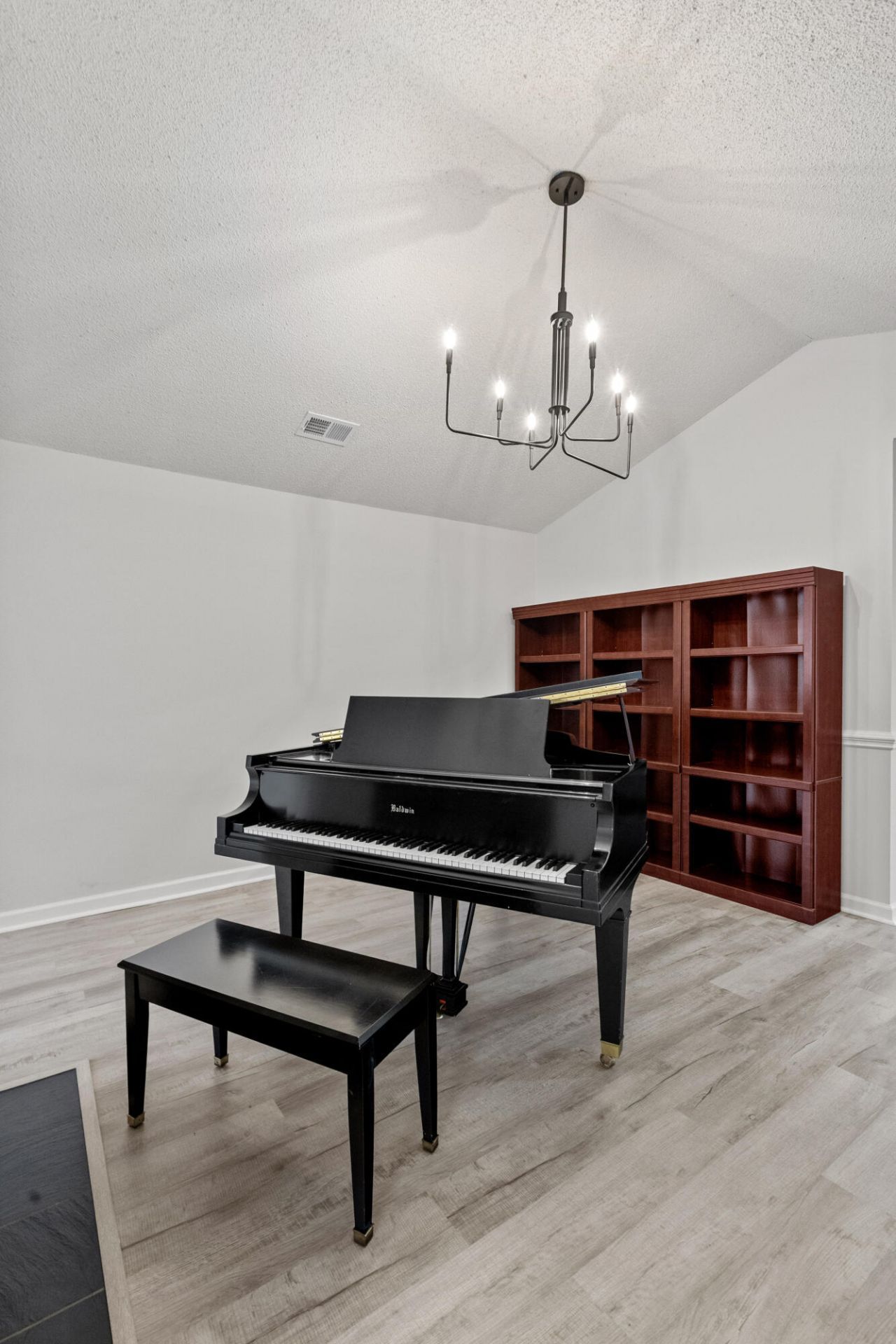 7920 Riverbirch Lane Photo 11