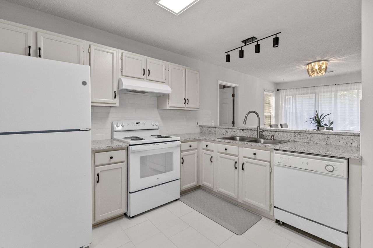 7920 Riverbirch Lane Photo 15