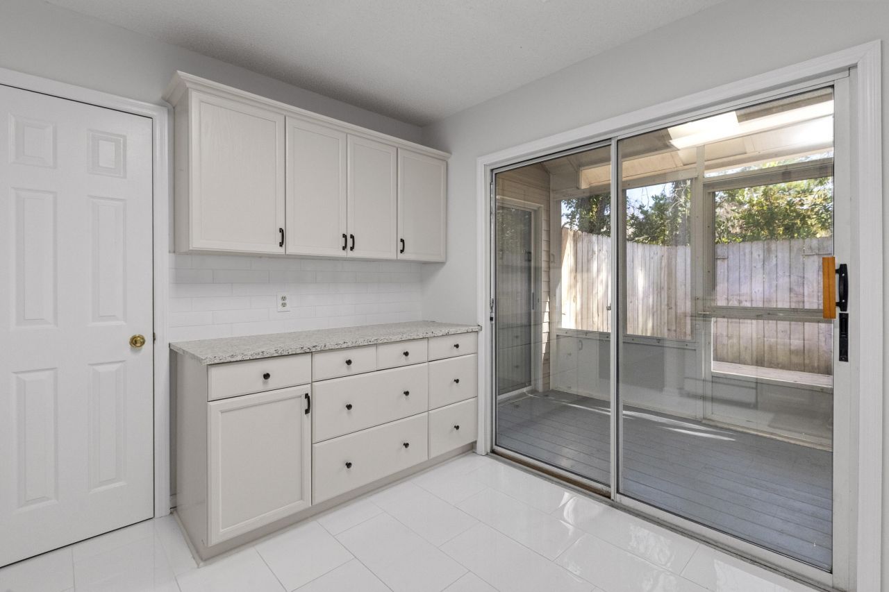 7920 Riverbirch Lane Photo 16