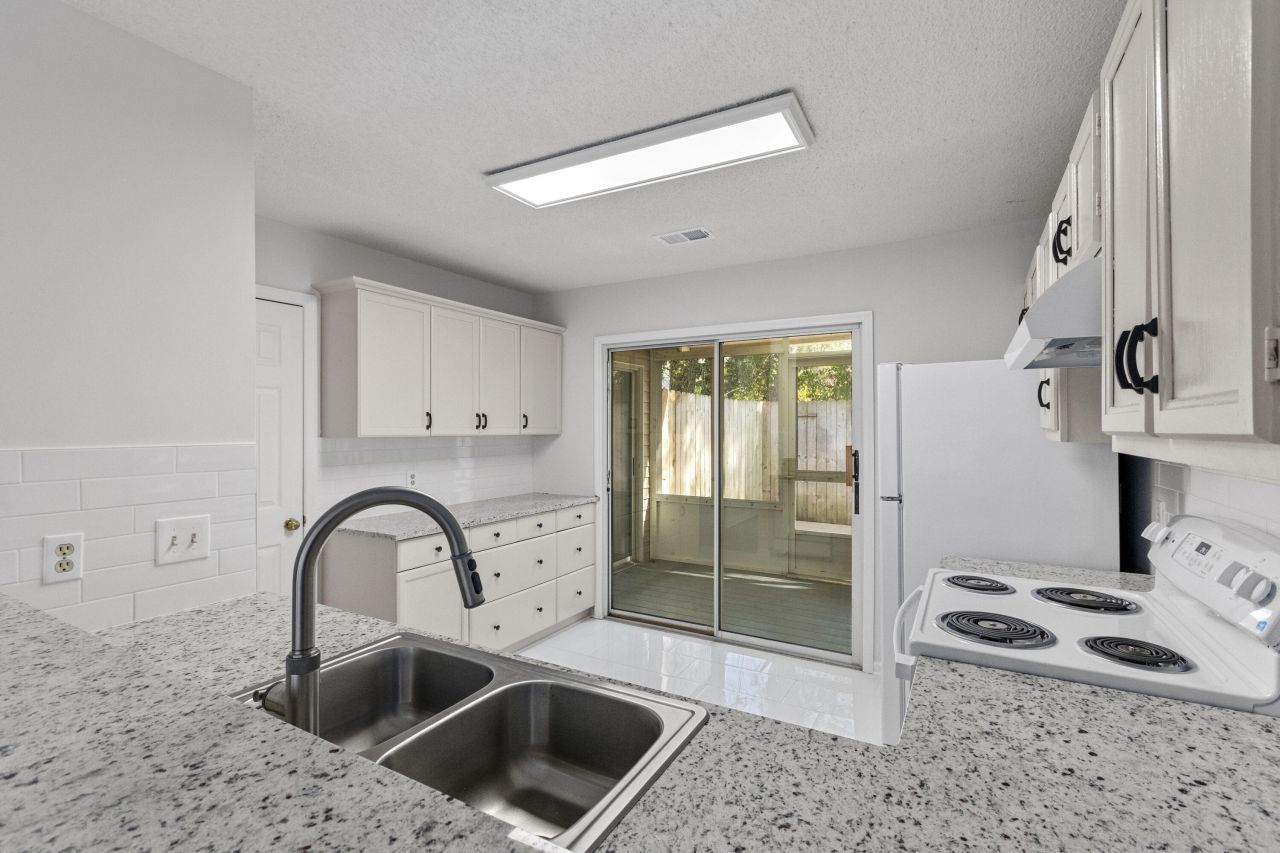 7920 Riverbirch Lane Photo 17