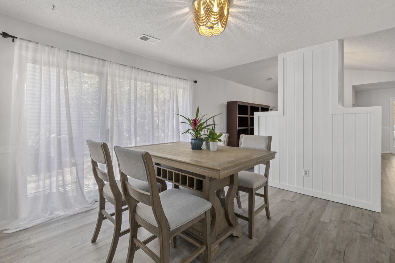 7920 Riverbirch Lane Photo 8