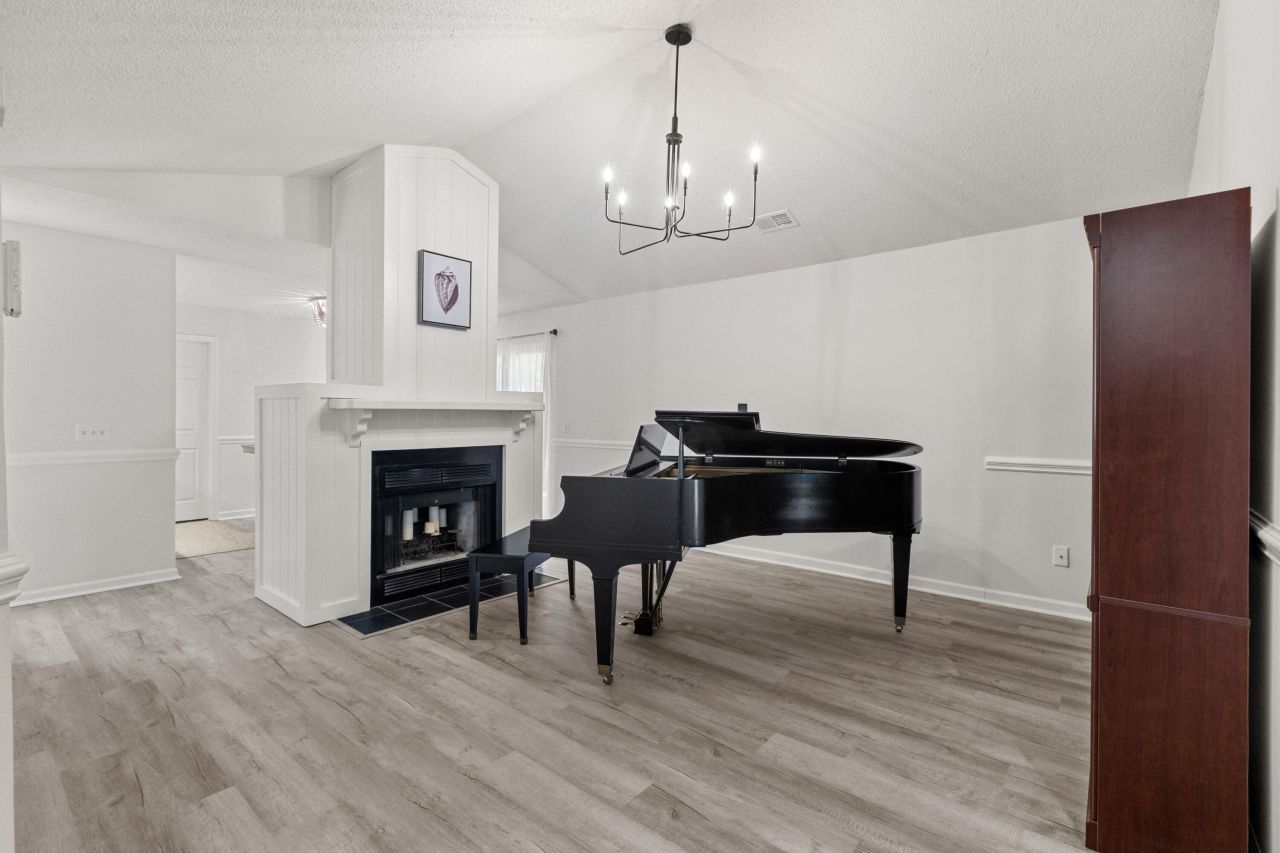 7920 Riverbirch Lane Photo 8