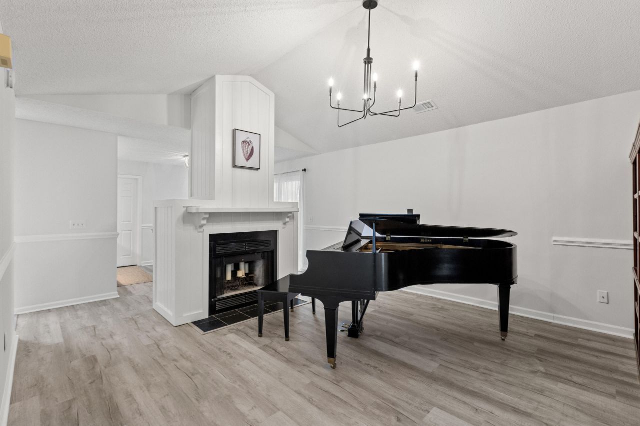 7920 Riverbirch Lane Photo 9