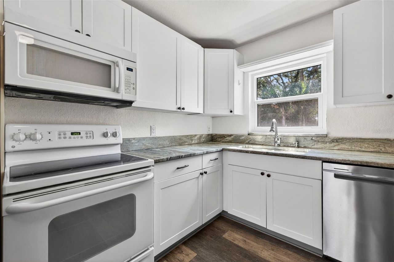 1210 46th Avenue N, Saint Petersburg, FL 33702 Photo