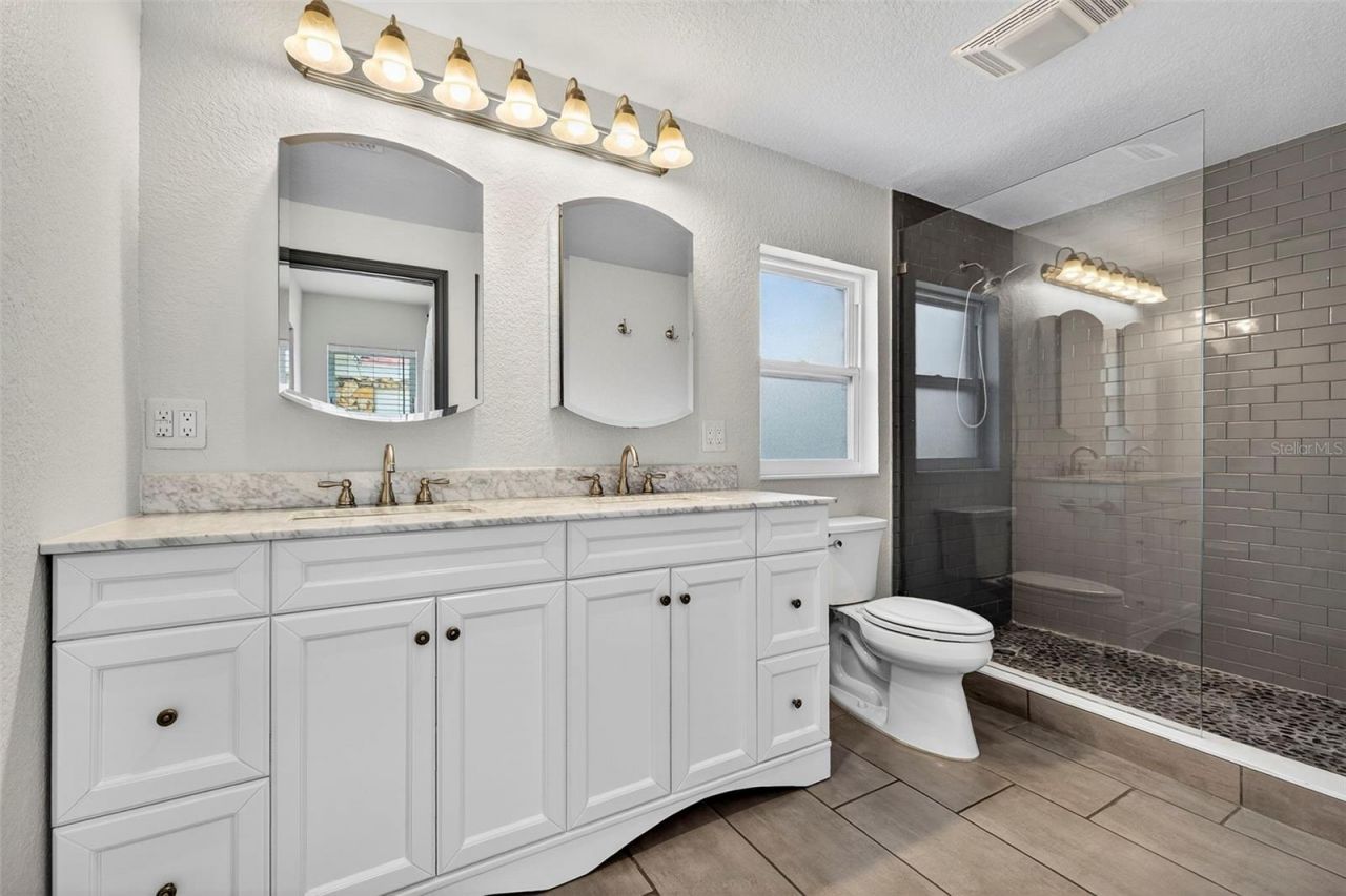 1210 46th Avenue N, Saint Petersburg, FL 33702 Photo