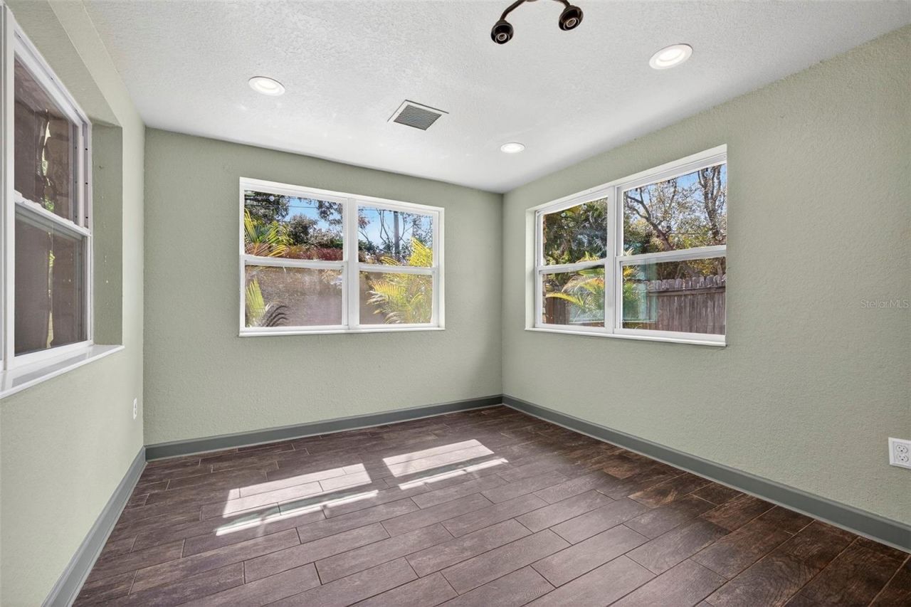 1210 46th Avenue N, Saint Petersburg, FL 33702 Photo