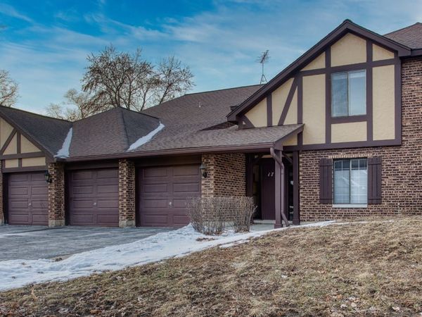 1732 Harrow Court, Unit D, Wheaton, IL 60189