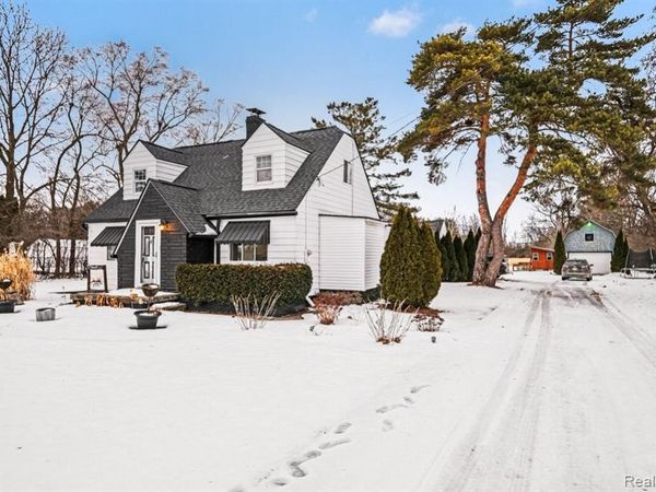 6272 W Court Street, Flint Twp, MI 48532