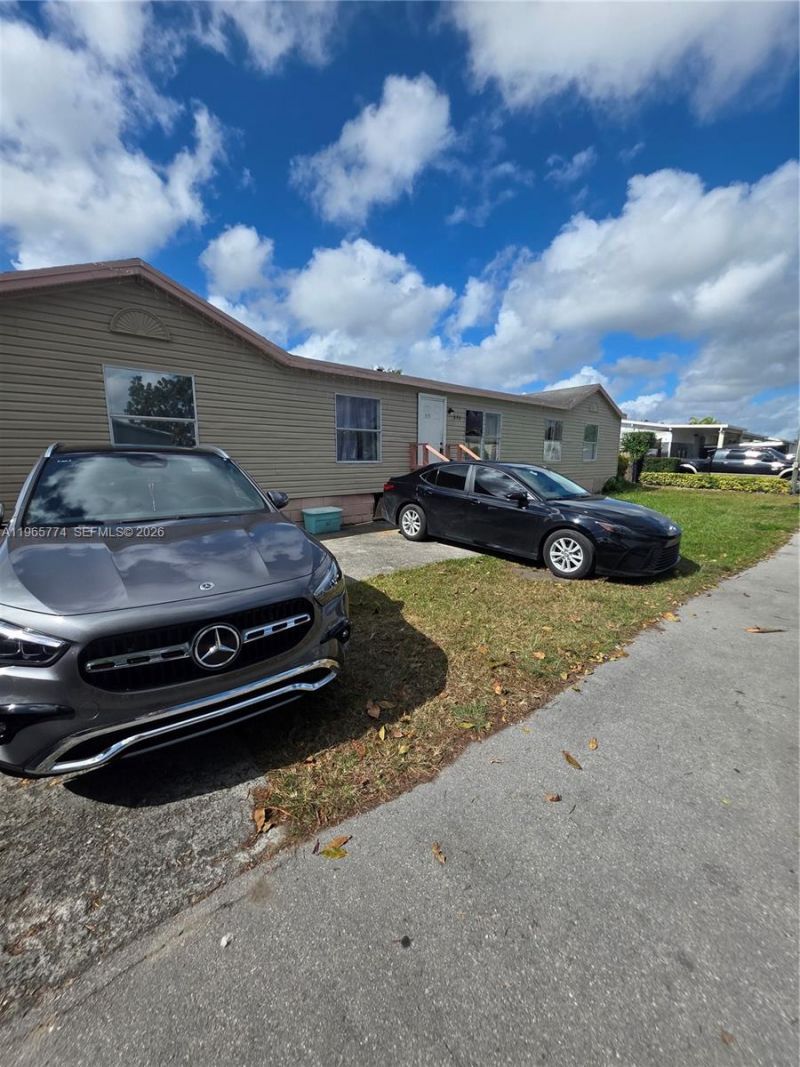 19800 SW 180th Ave , Unit 571, Miami, FL 33187 Photo