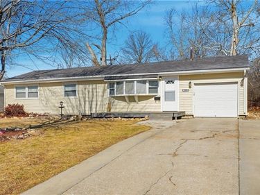 1002 NE 62nd Street, Gladstone, MO 64118