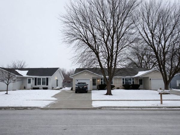 1065 Hiawatha Drive, Elgin, IL 60120