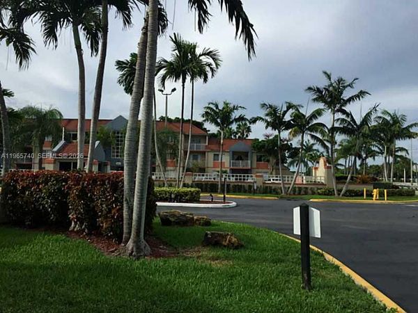 18850 NW 57th Ave, Unit 308, Hialeah, FL 33015