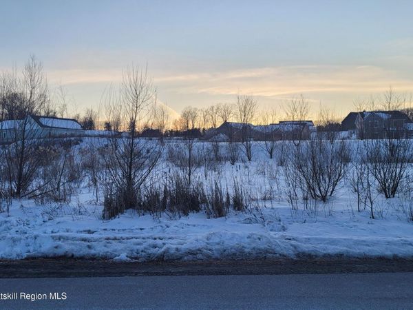 34 Broadway Road, Saugerties, NY 12477