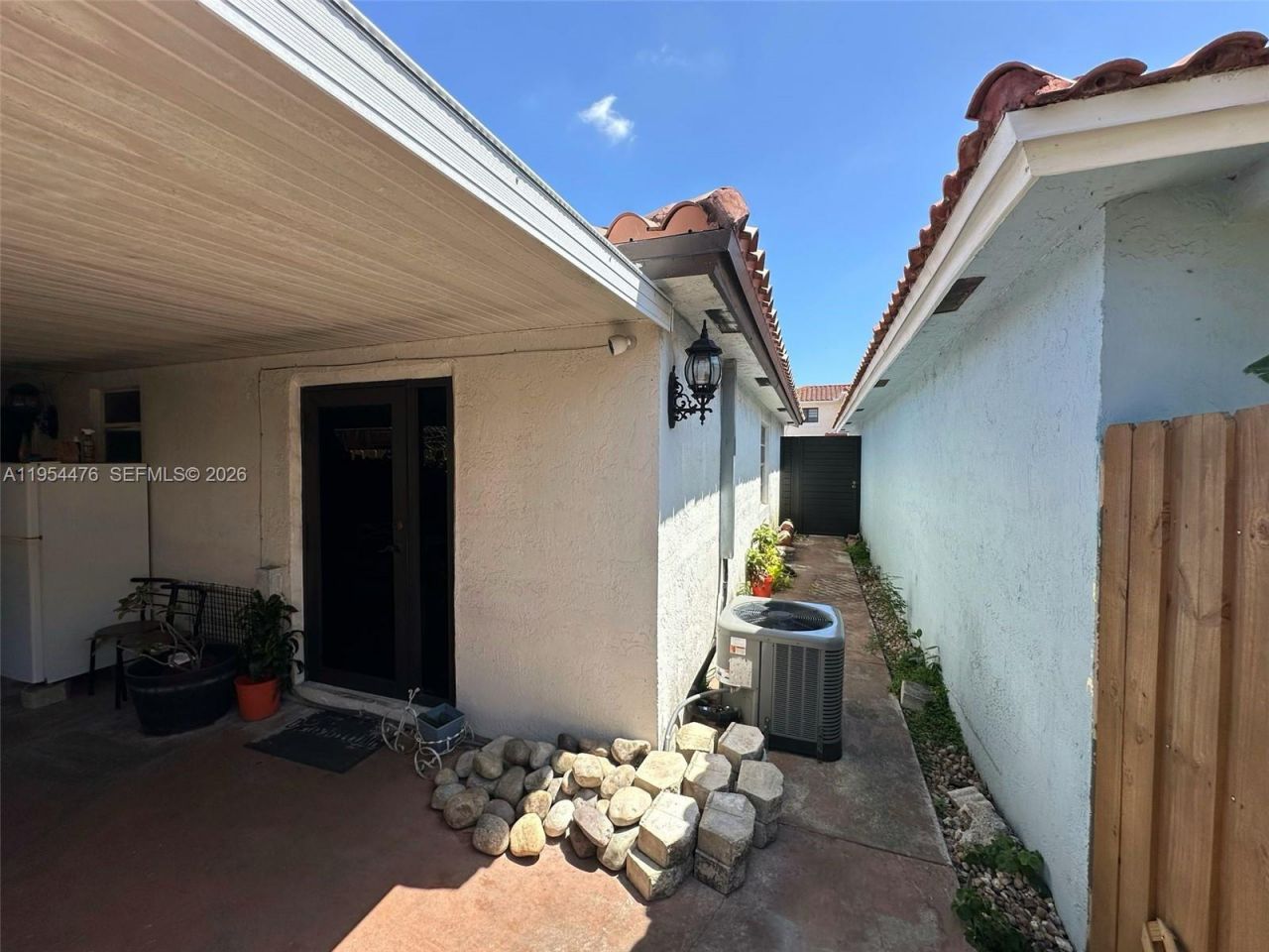 11537 SW 6th St , Sweetwater, FL 33174 Photo