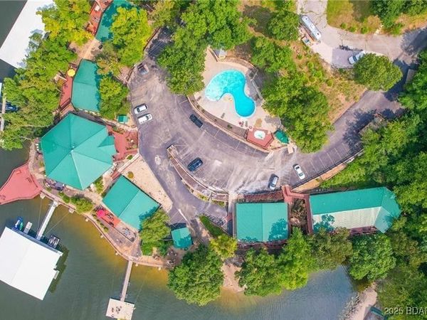 133 Polar Bear Circle, Unit 21, Lake Ozark, MO 65049