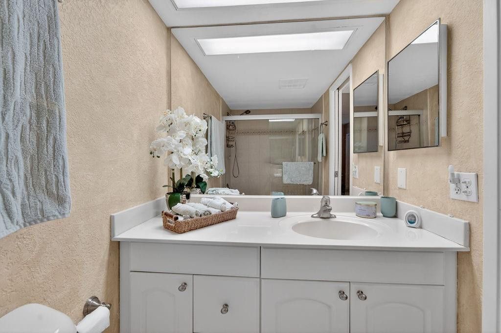 575 Oaks Lane, Unit 1002, Pompano Beach, FL 33069 Photo