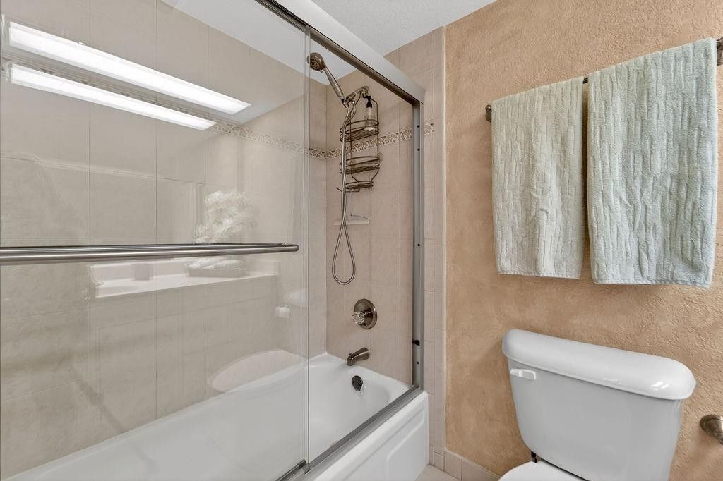 575 Oaks Lane, Unit 1002, Pompano Beach, FL 33069 Photo