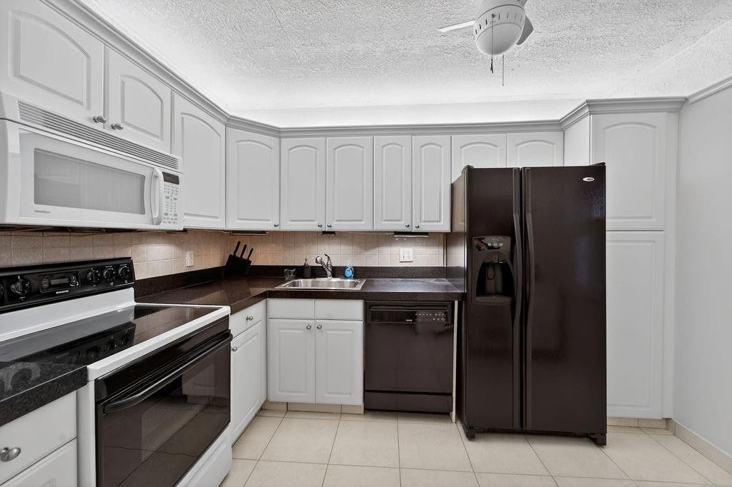 575 Oaks Lane, Unit 1002, Pompano Beach, FL 33069 Photo