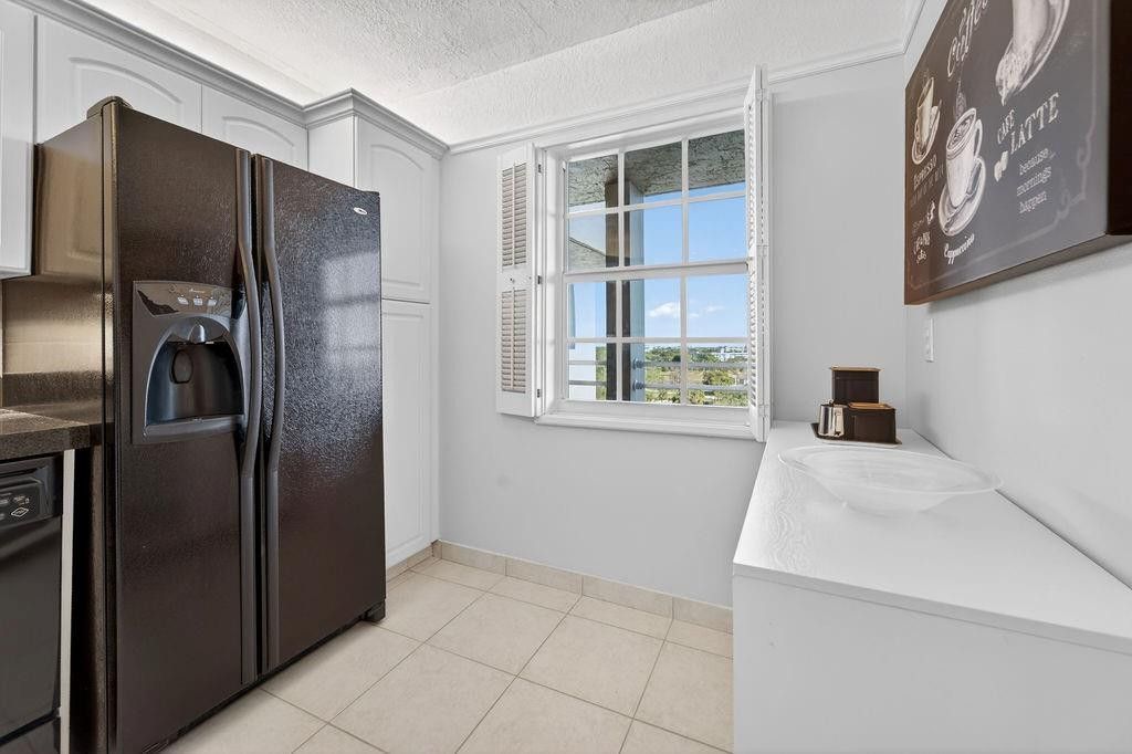 575 Oaks Lane, Unit 1002, Pompano Beach, FL 33069 Photo