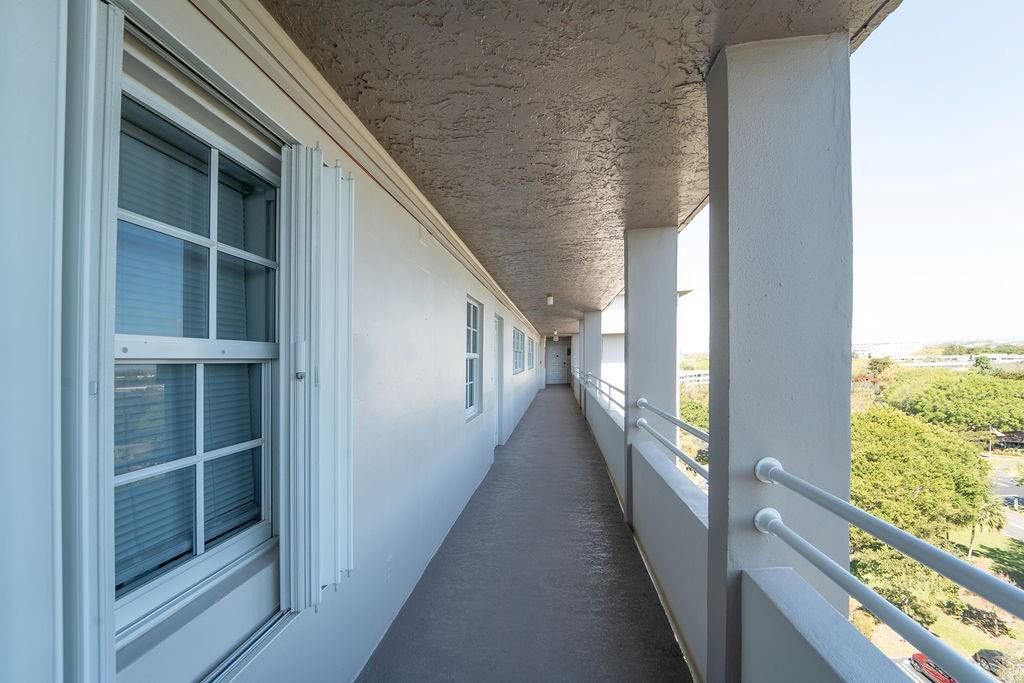 575 Oaks Lane, Unit 1002, Pompano Beach, FL 33069 Photo