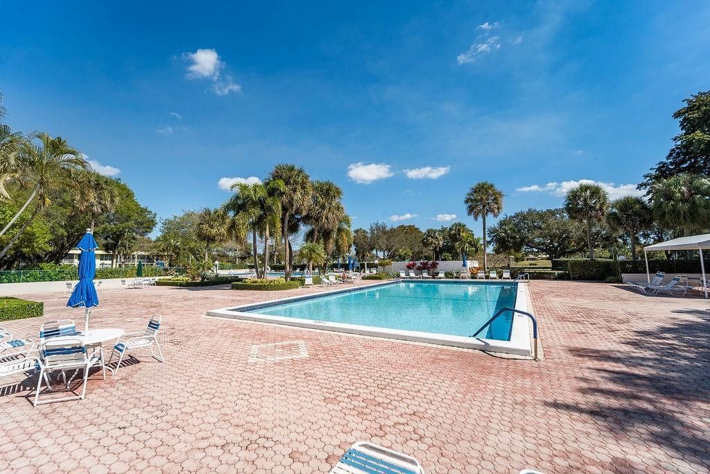 575 Oaks Lane, Unit 1002, Pompano Beach, FL 33069 Photo