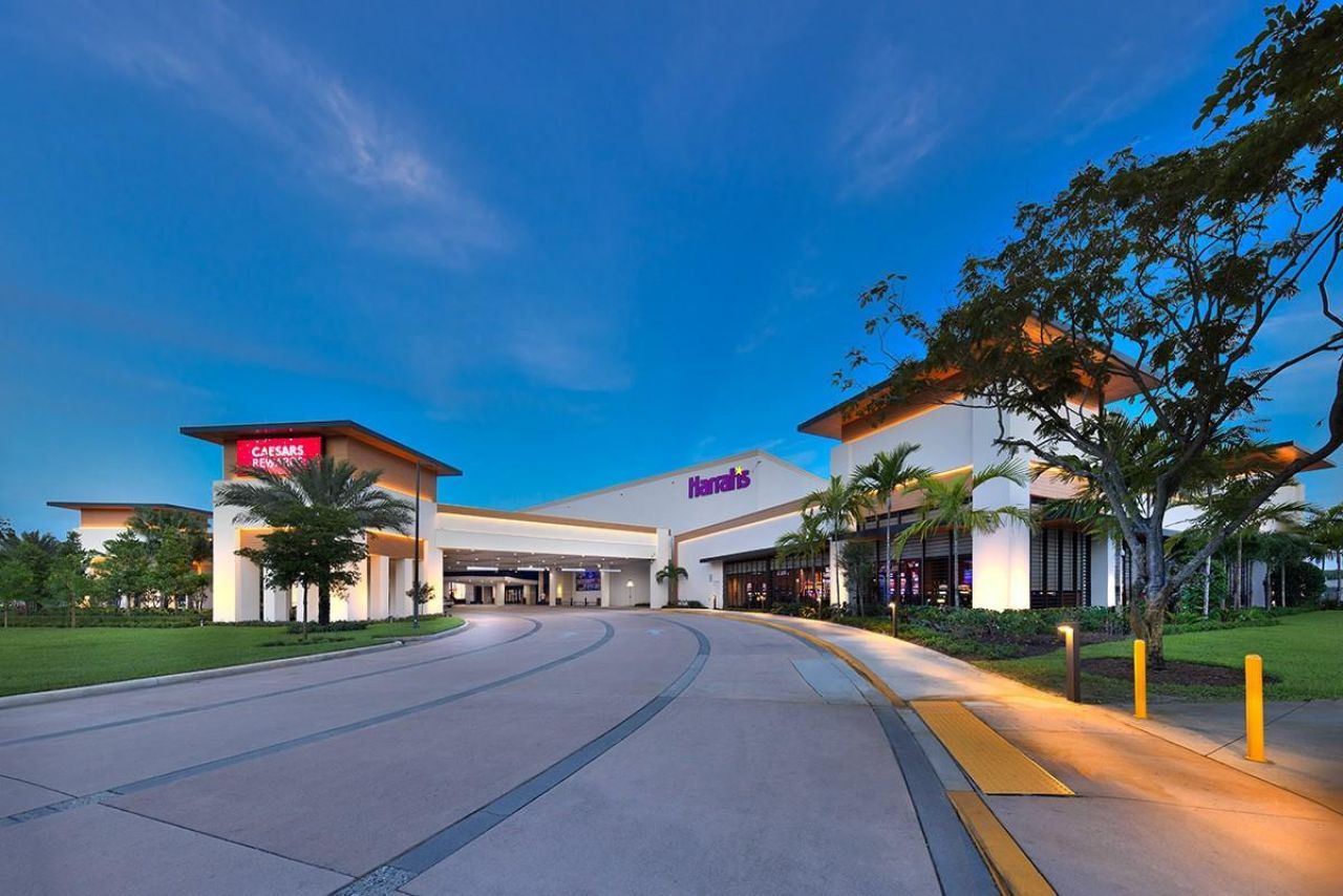 575 Oaks Lane, Unit 1002, Pompano Beach, FL 33069 Photo