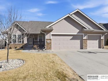 14836 Prairie Star Street, Bennington, NE 68007