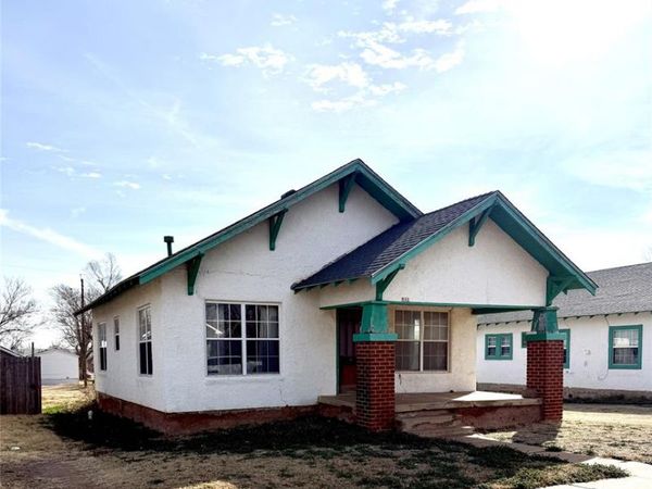 512 N Bradley Street, Weatherford, OK 73096