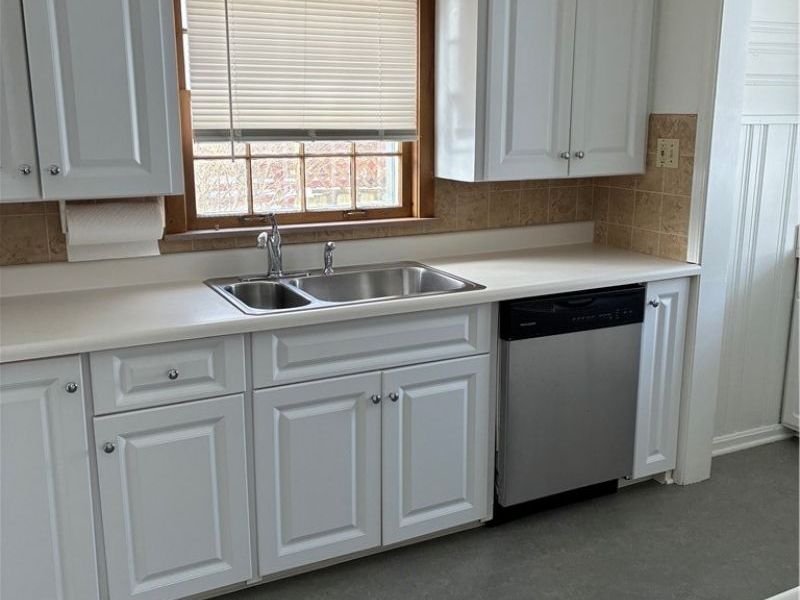 3303 E Scarborough Road, Cleveland, OH 44118 Photo 2