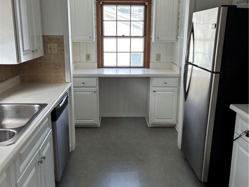 3303 E Scarborough Road, Cleveland, OH 44118 Photo 3