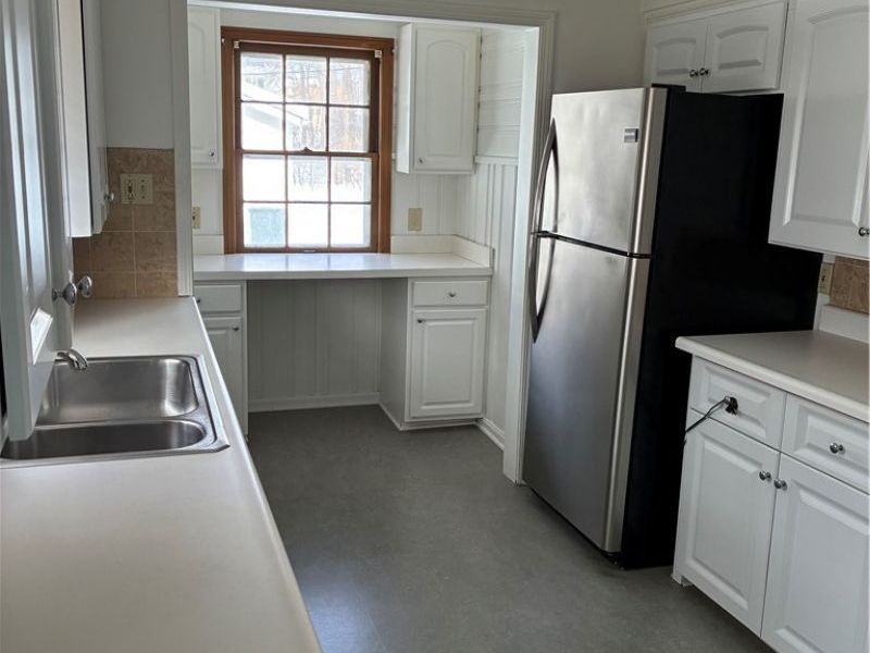 3303 E Scarborough Road, Cleveland, OH 44118 Photo 4