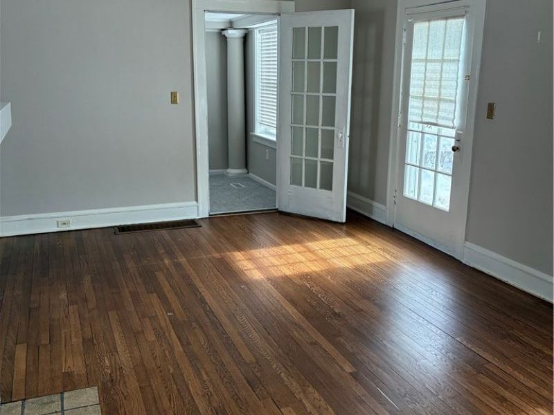 3303 E Scarborough Road, Cleveland, OH 44118 Photo 8