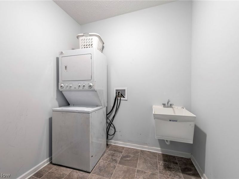 416 Deer Crossing, Elyria, OH 44035 Photo 13