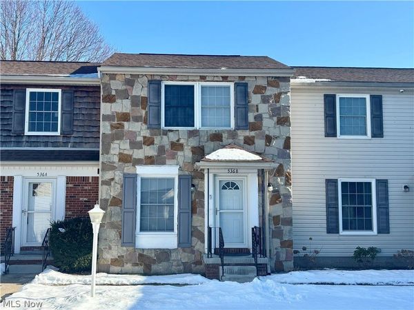 536 Austin Drive, Unit B, Barberton, OH 44203