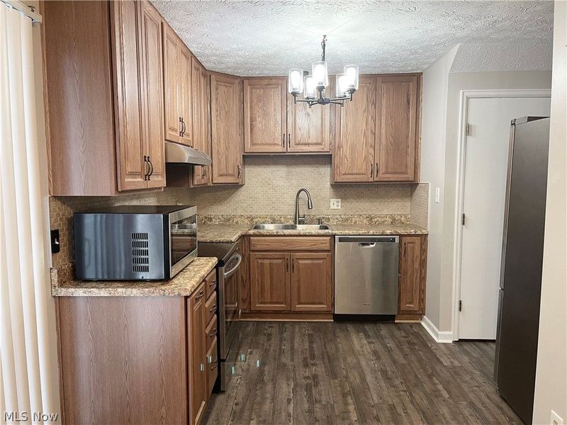 536 Austin Drive, Unit B, Barberton, OH 44203 Photo 2