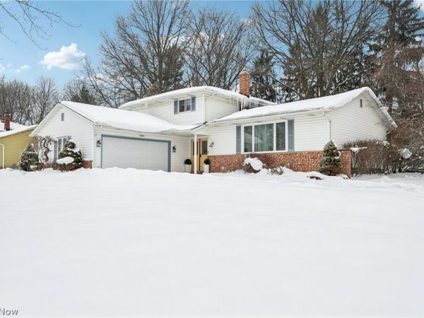 5560 Elm Hill Drive, Solon, OH 44139