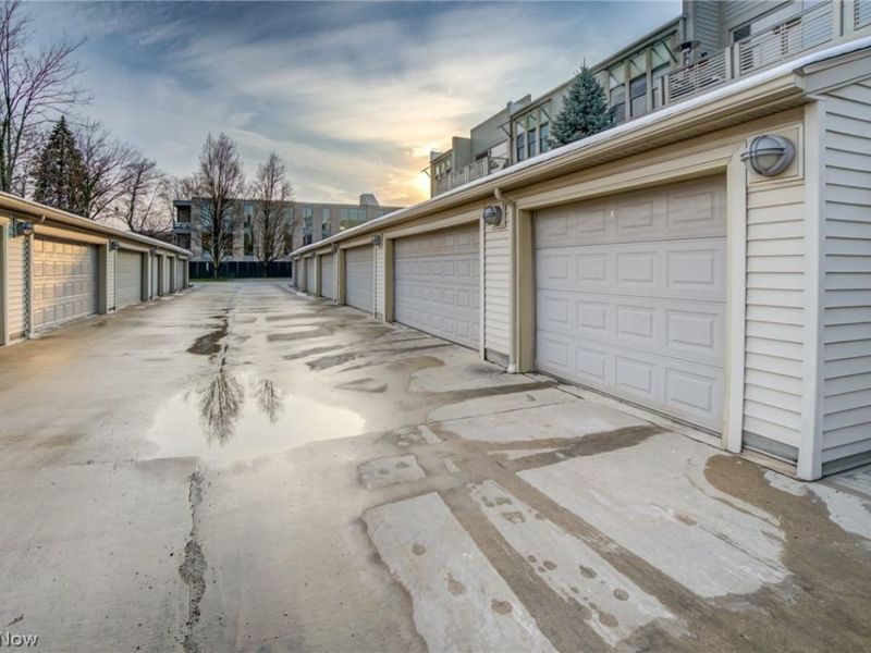 2079 Random Road, Unit 104, Cleveland, OH 44106 Photo 27