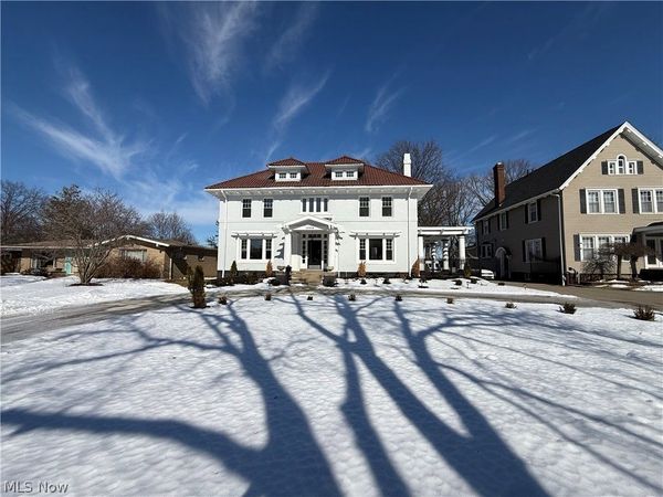 10908 Lake Avenue, Cleveland, OH 44102