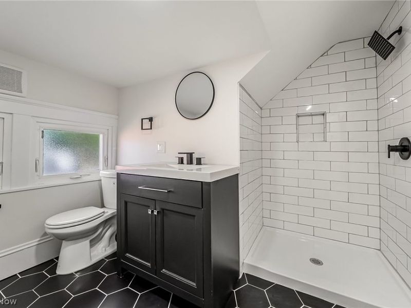 10908 Lake Avenue, Cleveland, OH 44102 Photo 28