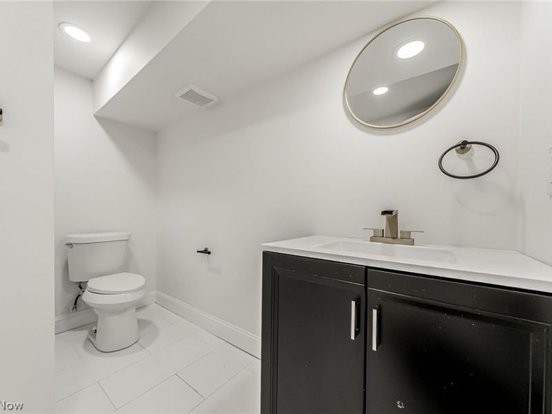 10908 Lake Avenue, Cleveland, OH 44102 Photo 29