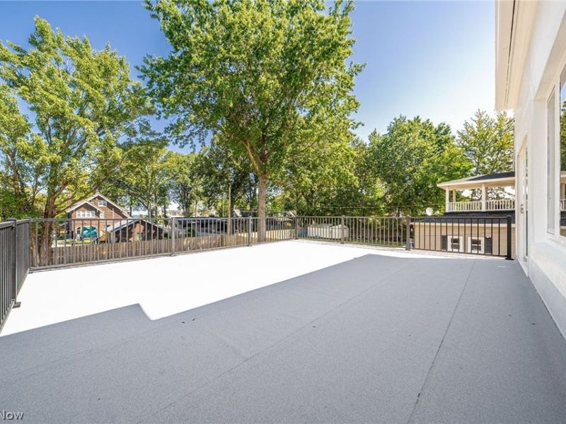 10908 Lake Avenue, Cleveland, OH 44102 Photo 37