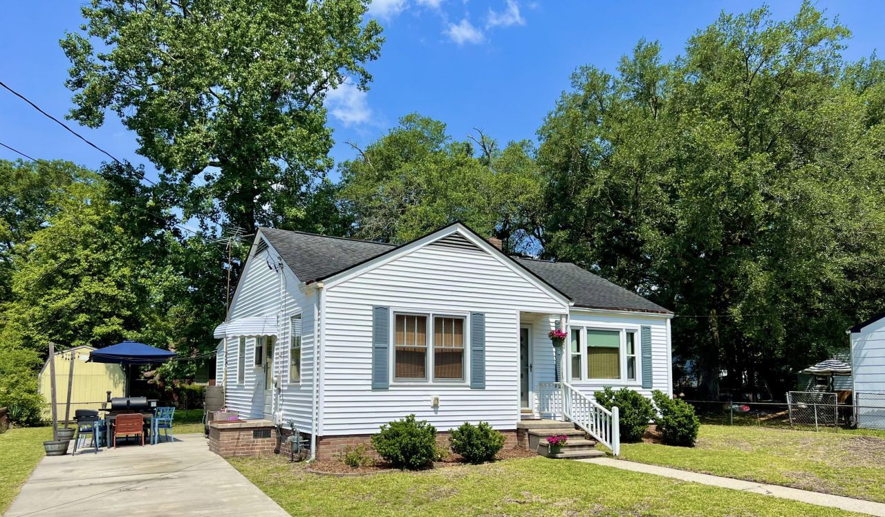 5603 Flanders Avenue Photo 4