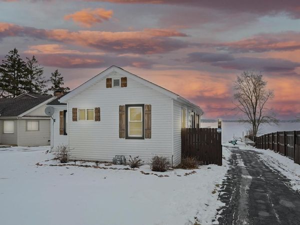 2225 Lakeshore DRIVE, Kansasville, WI 53139