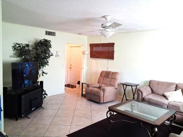 32 Colonial Club Drive, Unit 201, Boynton Beach, FL 33435 Photo