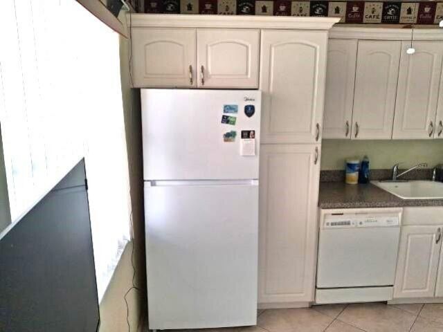 32 Colonial Club Drive, Unit 201, Boynton Beach, FL 33435 Photo